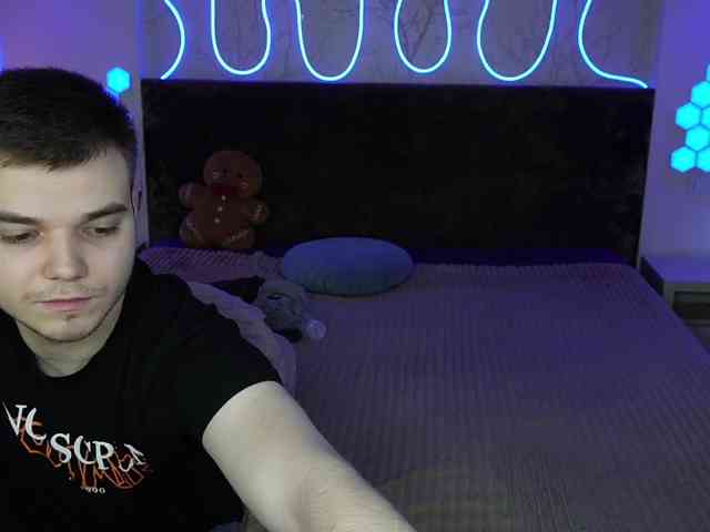 Модель: VikkiAndGeorge