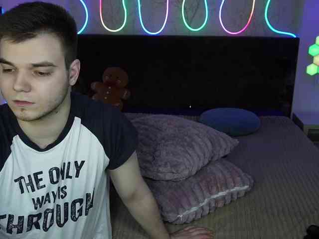 VikkiAndGeorge webcam
