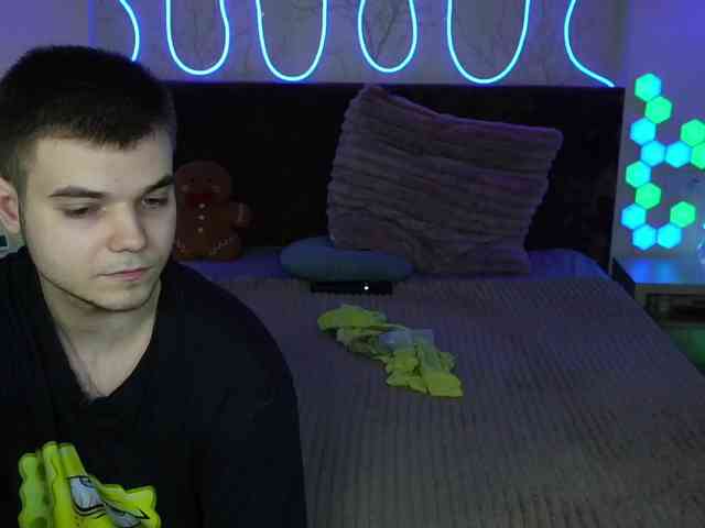VikkiAndGeorge webcam