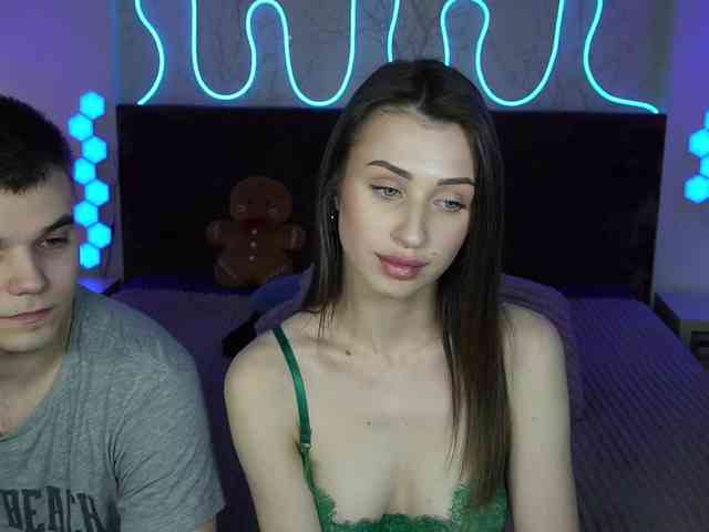 VikkiAndGeorge webcam