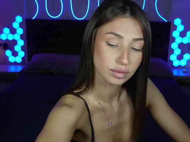 Модель: VikkiAndGeorge