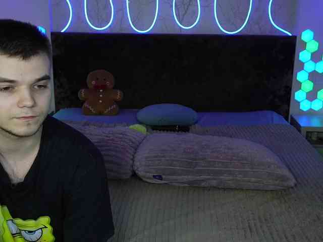 VikkiAndGeorge webcam