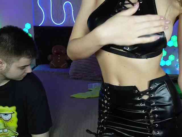 VikkiAndGeorge webcam