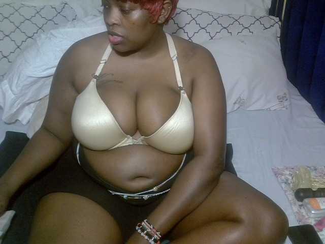 Pretty-beuty live cam on BongaCams