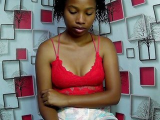 Larah00's Live Webcam