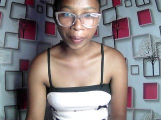 Larah00's Live Webcam
