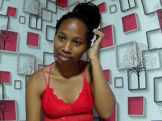 Larah00 Live Cam on BongaCams