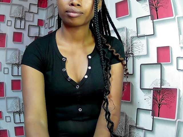 Larah00 live cam on BongaCams