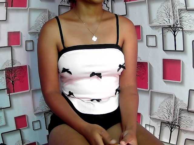 Larah00 live cam on BongaCams