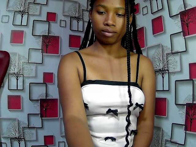 Larah00 live cam on BongaCams