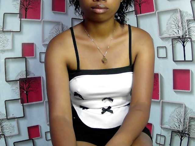 Larah00 live cam on BongaCams