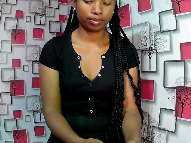 Larah00 live cam on BongaCams