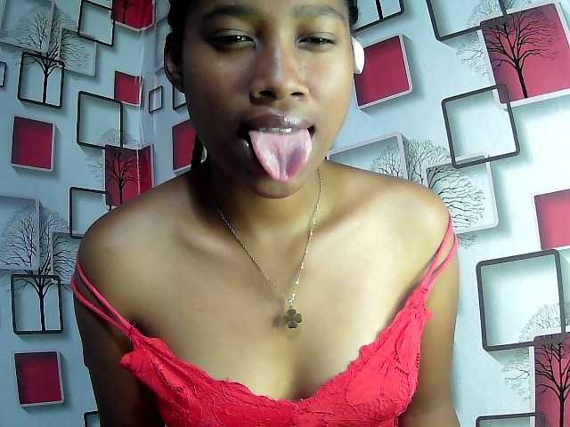 Larah00 live cam on BongaCams