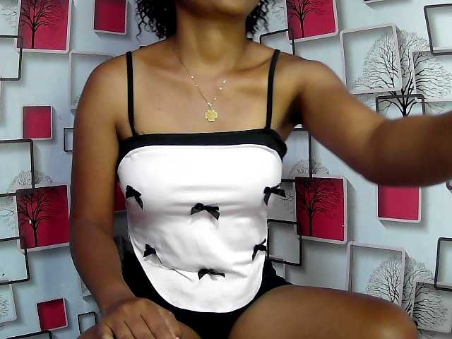 Larah00 live cam on BongaCams