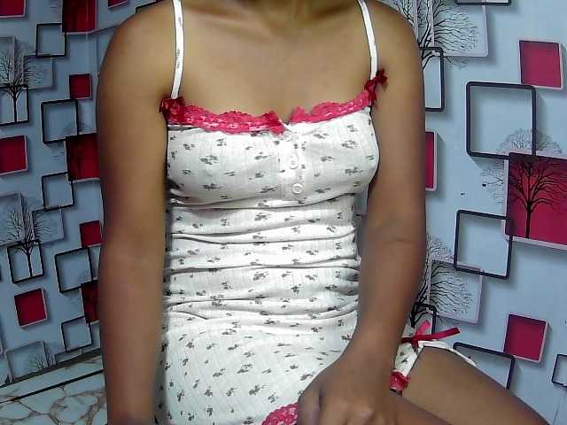 Larah00 live cam on BongaCams