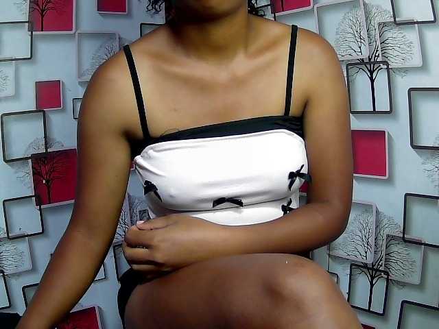 Larah00 live cam on BongaCams