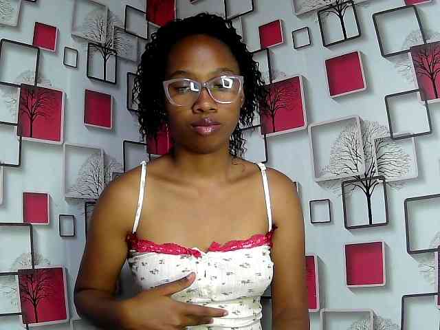 Larah00 Larah00