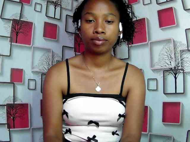 Larah00 Larah00