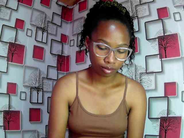 Larah00 Larah00