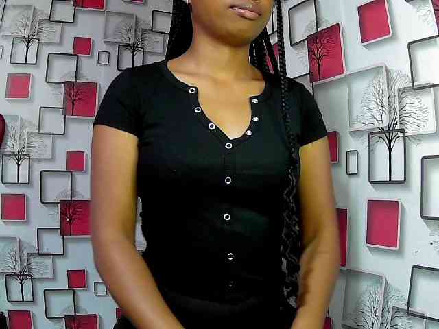 Larah00 webcam