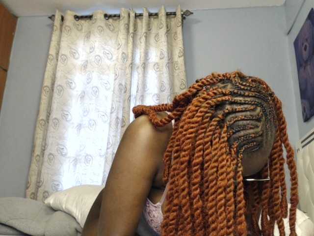 Slutty4u live cam on BongaCams