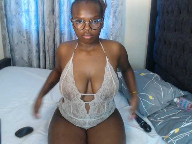 Slutty4u live cam on BongaCams