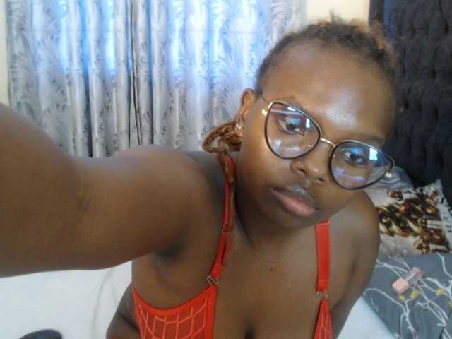 Slutty4u live cam on BongaCams