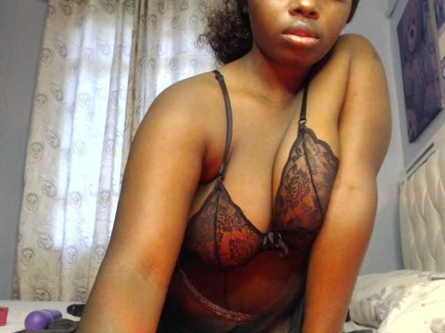 Slutty4u live cam on BongaCams
