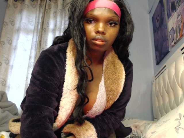 Slutty4u live cam on BongaCams