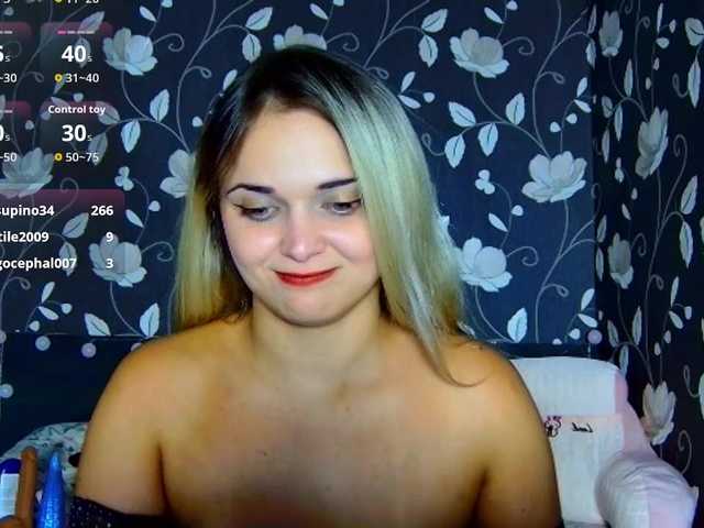 Mirabella333 live cam on BongaCams