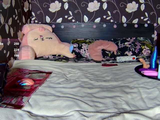 Mirabella333 live cam on BongaCams