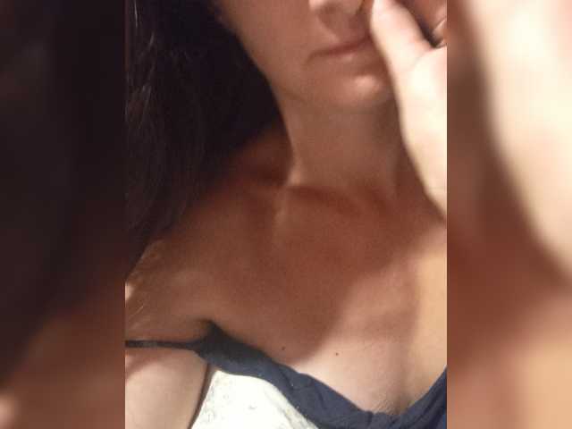 Erine9900 live webcam show