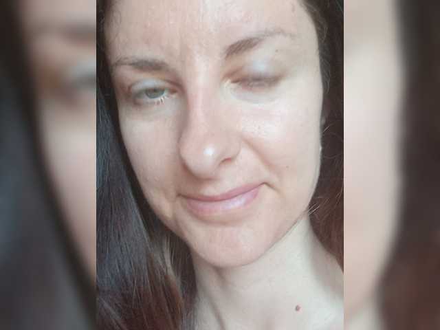 Erine9900 live cam on BongaCams