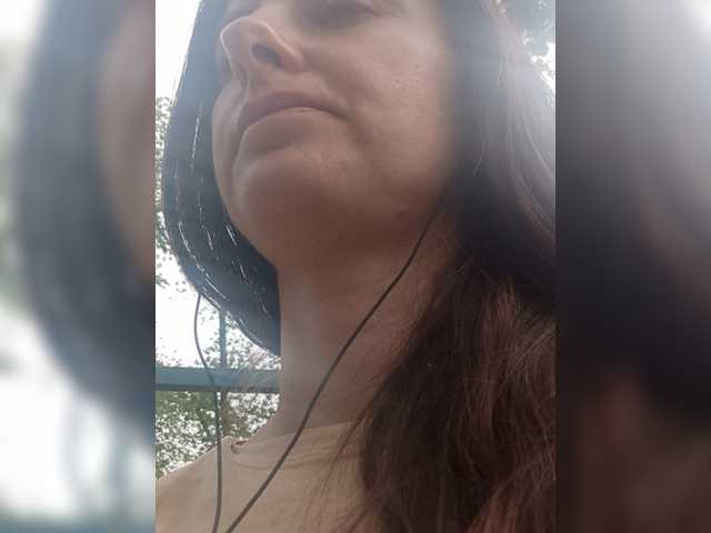 Erine9900 live cam on BongaCams
