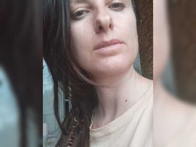 Erine9900 live cam on BongaCams