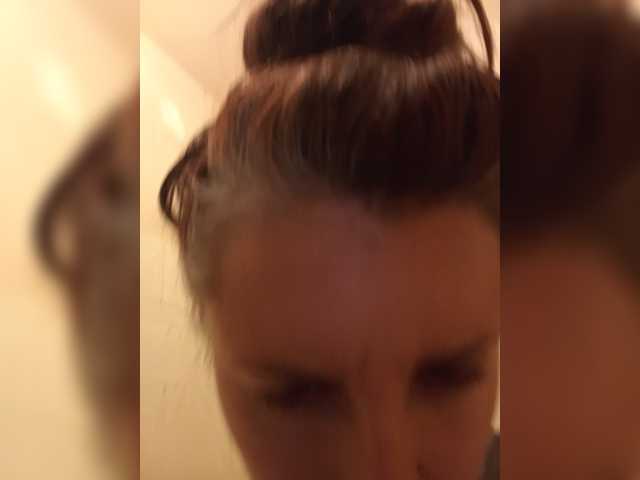 Erine9900 live cam on BongaCams