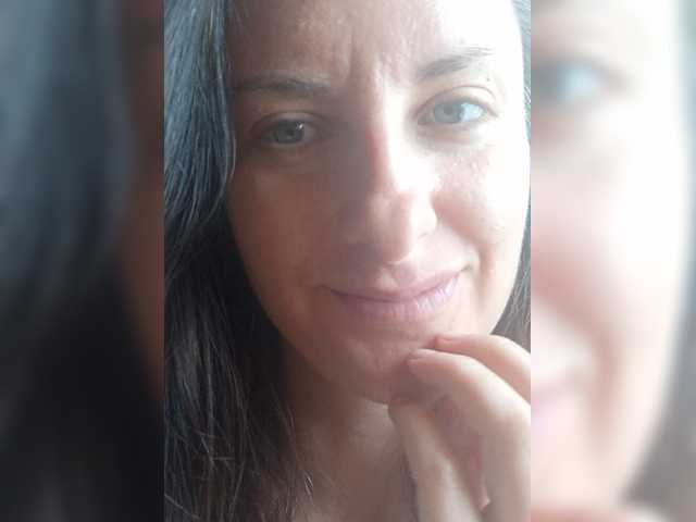 Erine9900 live cam