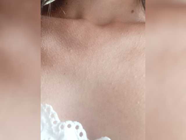 Erine9900 live cam on BongaCams
