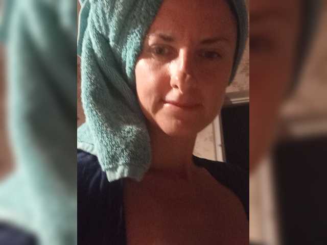Erine9900 live cam on BongaCams