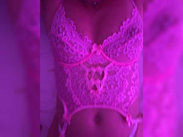Malelicious live webcam show