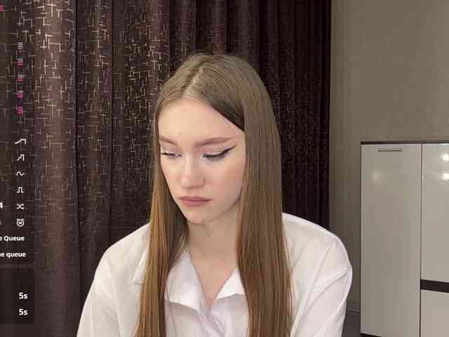 LovestTrisha webcam