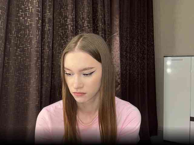 LovestTrisha webcam