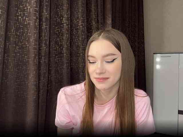 LovestTrisha webcam