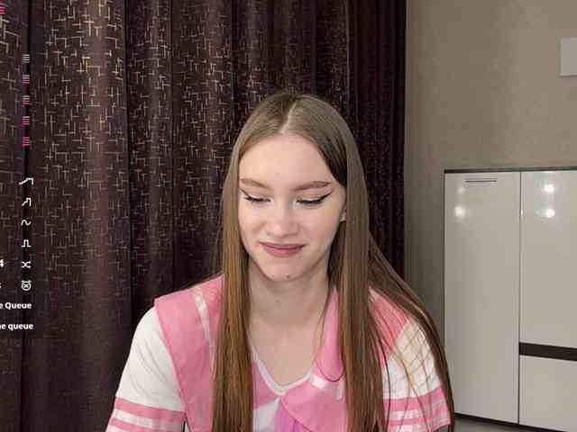 LovestTrisha webcam