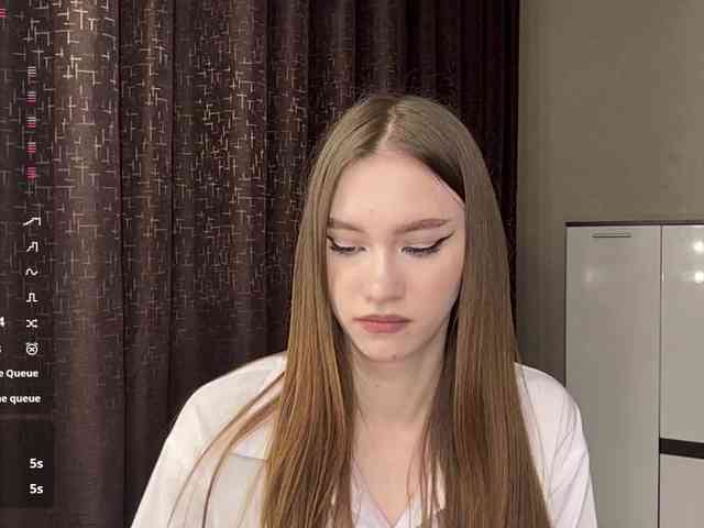 LovestTrisha webcam