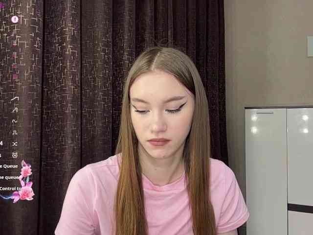 LovestTrisha webcam