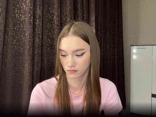 LovestTrisha webcam