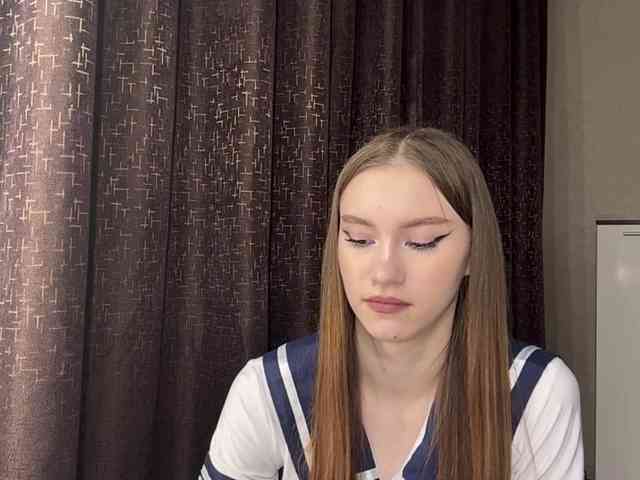 LovestTrisha webcam