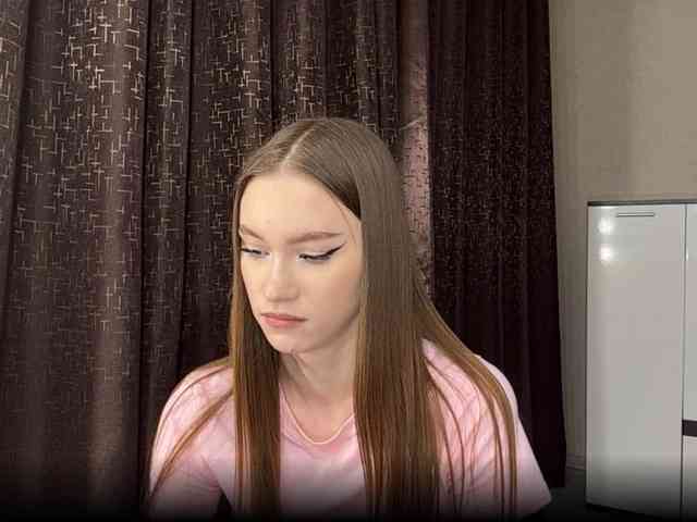 LovestTrisha webcam