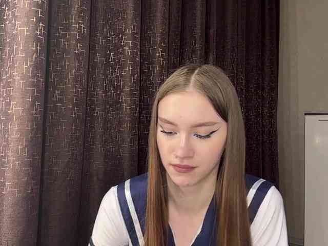 LovestTrisha webcam